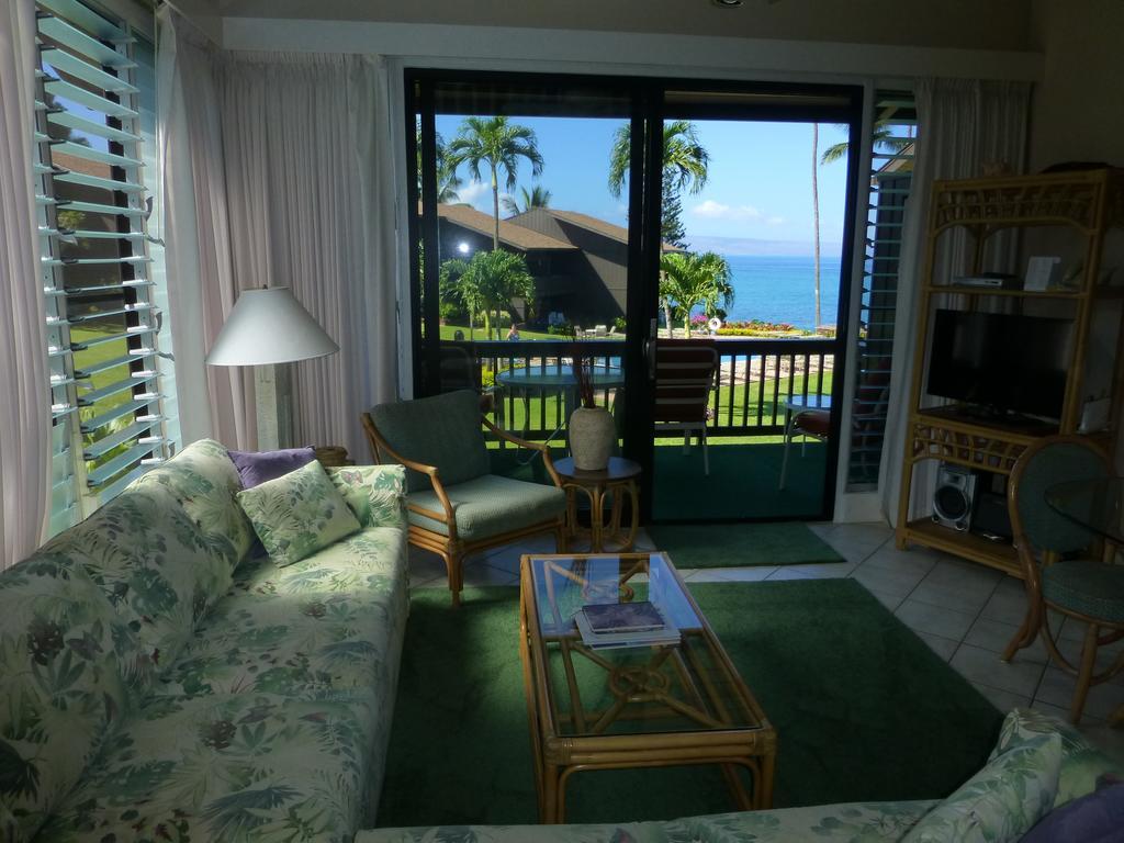 Mahina Surf 220 By Redawning Aparthotel Lahaina Buitenkant foto