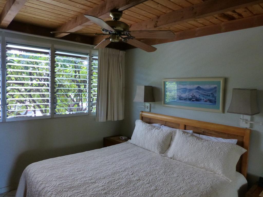 Mahina Surf 220 By Redawning Aparthotel Lahaina Buitenkant foto