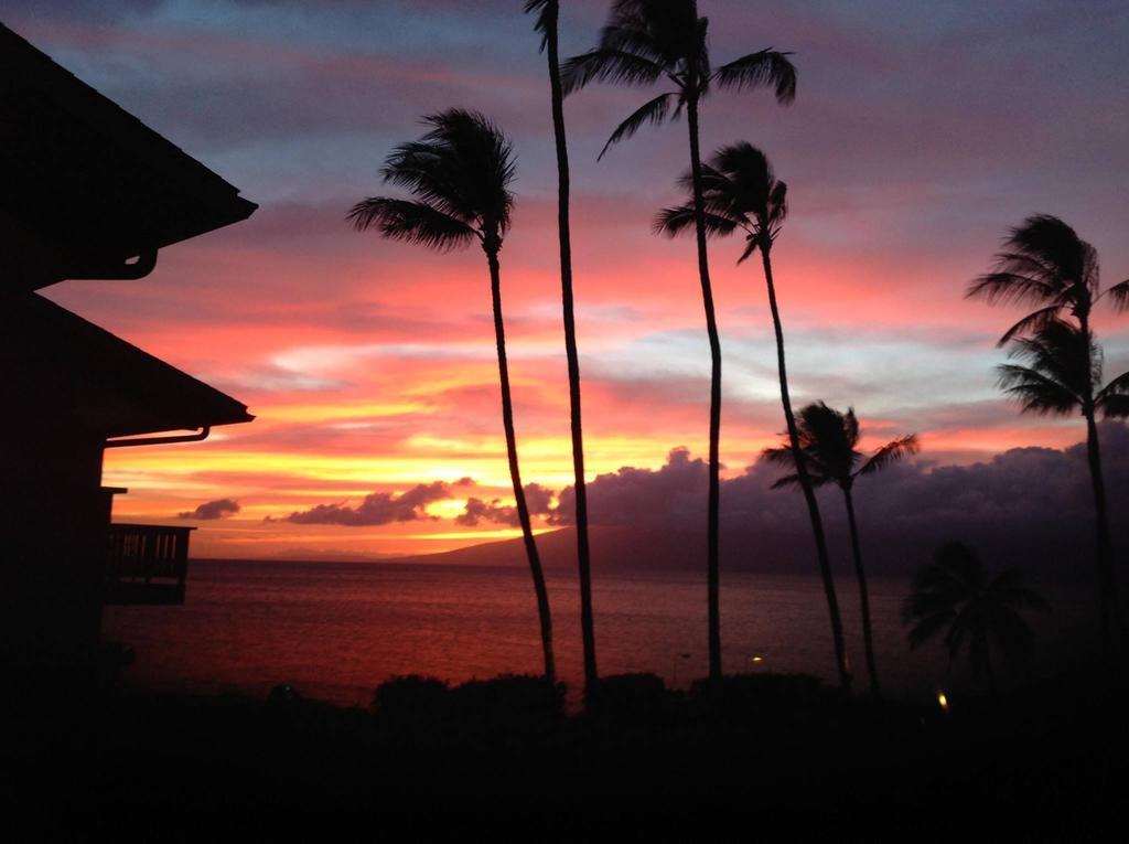 Mahina Surf 220 By Redawning Aparthotel Lahaina Buitenkant foto