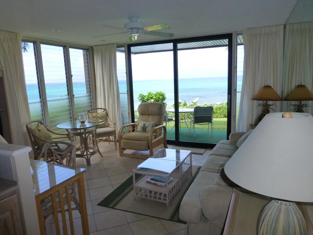 Mahina Surf 220 By Redawning Aparthotel Lahaina Buitenkant foto