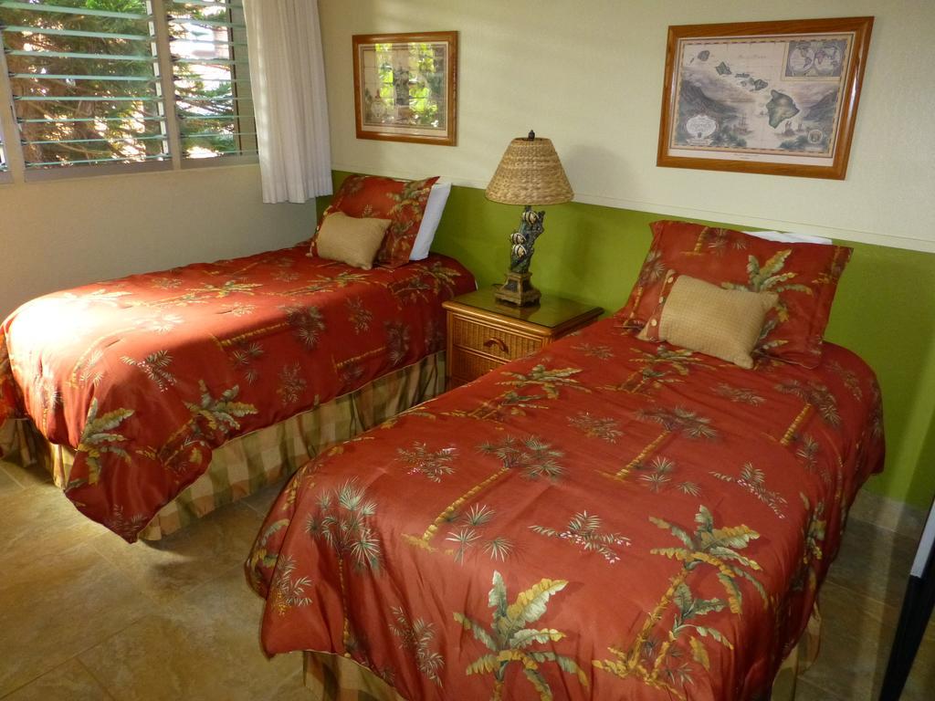 Mahina Surf 220 By Redawning Aparthotel Lahaina Buitenkant foto