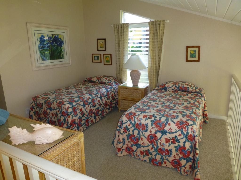 Mahina Surf 220 By Redawning Aparthotel Lahaina Buitenkant foto