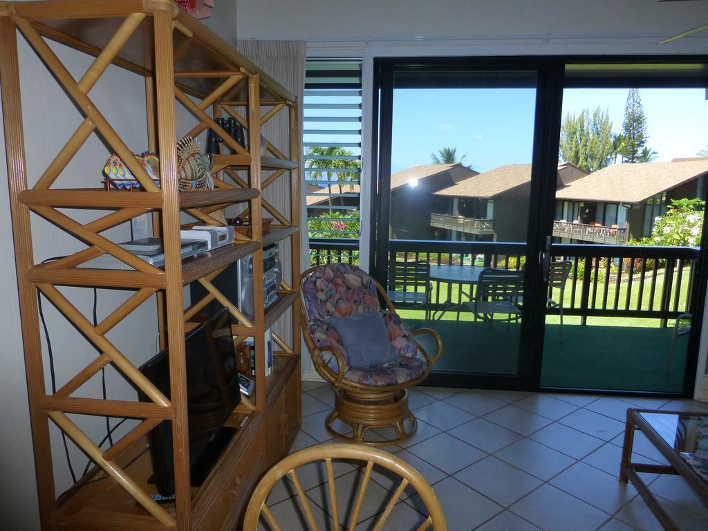 Mahina Surf 220 By Redawning Aparthotel Lahaina Buitenkant foto